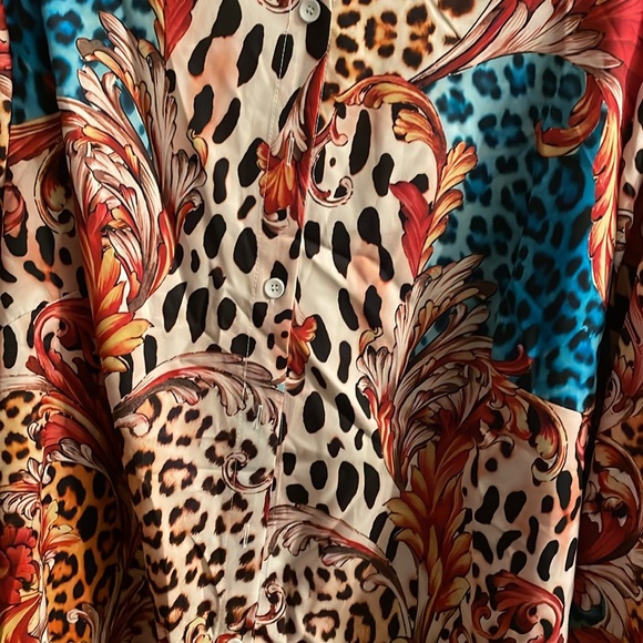 Jane Chic Designs Plus Size Sublimation Blouse - Picture 5 of 7